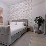 Upscale Studio In Yas Island